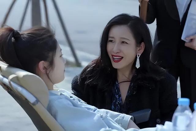 40岁美得让人移不开眼的女明星，这9位40+的“长腿”女星