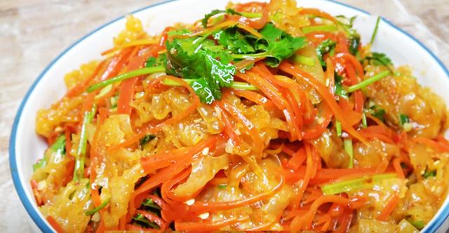 酱焖鲫鱼怎么做，伏天吃啥水果祛湿（别忘吃“河中第一鲜”）