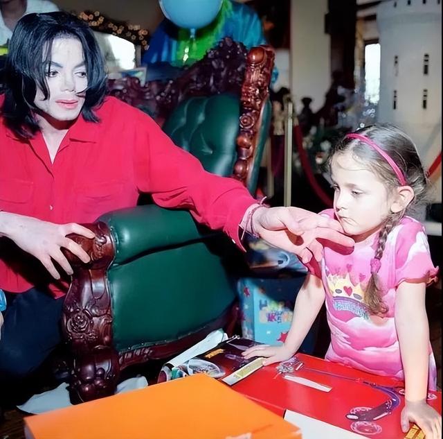 迈克尔杰克逊女儿，迈克尔杰克逊女儿终于长大