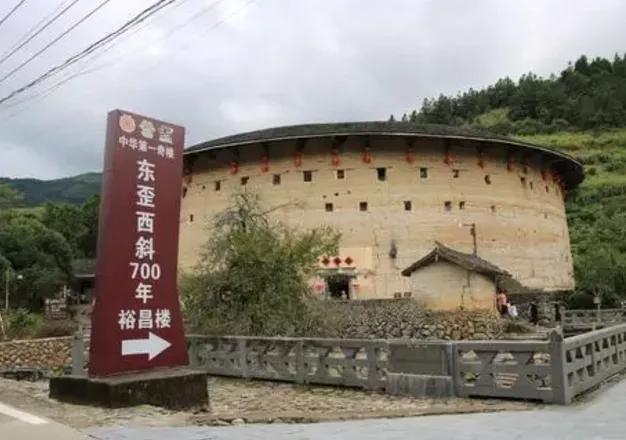 比萨斜塔建筑欣赏，掩藏于九峰十二山的“上海比萨斜塔”