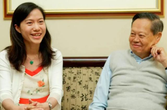 杨振宁和翁帆关系好吗，杨振宁和翁帆携手18年