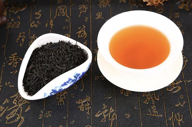 老人适合喝什么茶，中老年人适合喝哪种茶（这4种“养生茶”别错过）