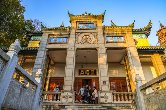 武昌宝通禅寺介绍，“大隐隐于市”——武汉宝通禅寺