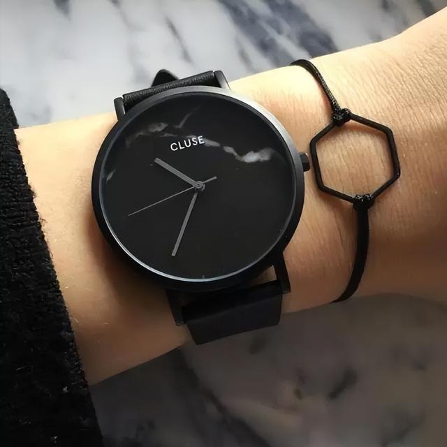 dw手表是啥牌子，种草还在戴DW你就Out了