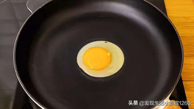 手机进水了怎么处理，分享20个生活小妙招（手机进水的紧急处理方法）