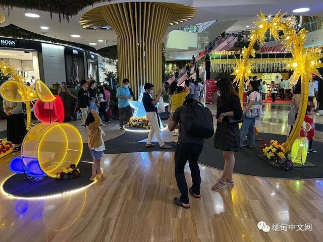 缅甸点灯节完整，实拍缅甸点灯节盛况