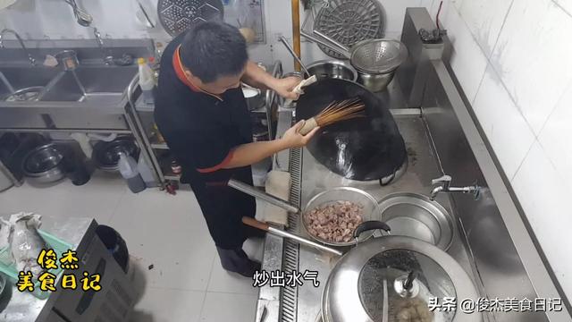 乳鸽的爆炒做法，临清炒乳鸽