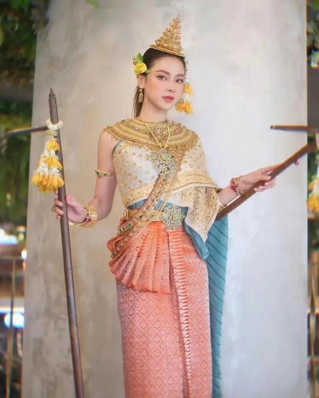 平采娜小水是一个人吗，泰国女星—初恋这件小事的女主角小水