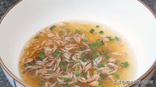 家常馄饨汤怎么调，馄饨汤怎样调制才鲜美（10年店主教你用开水调小馄饨汤）