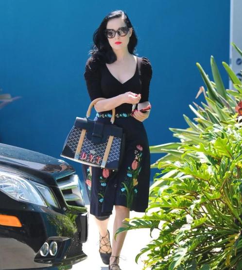 比较洋气的10款包包，9款不怕过时又很显品味的包包大推荐