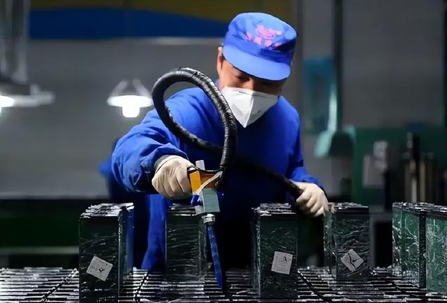 原厂电池和第三方电池到底差在哪，苹果手机真的不能换第三方电池吗