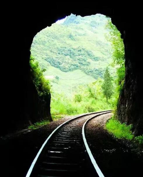 川滇铁路历史，世界上最长的米轨-滇越铁路