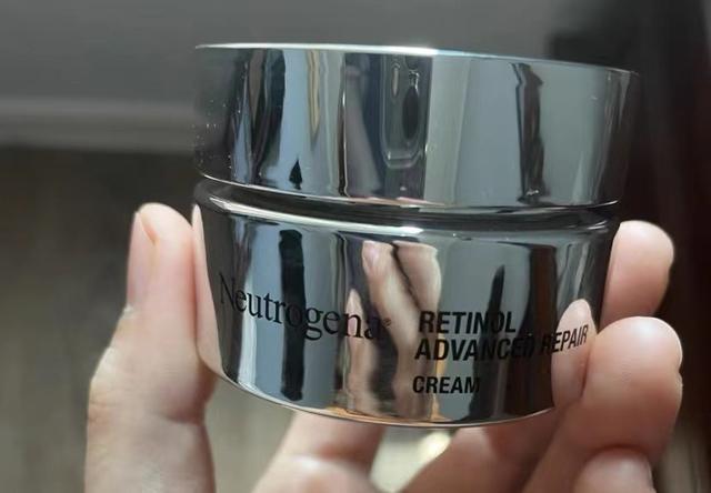 40岁抗皱紧致面霜推荐，30-40岁抗皱面霜排行榜（建议常备这4款平价抗老面霜）