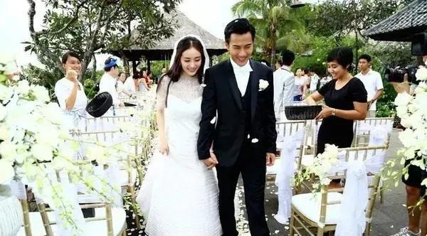 杨幂刘恺威婚礼直播，杨幂刘恺威婚礼背后的小秘密（笑得最甜的不是新郎新娘）