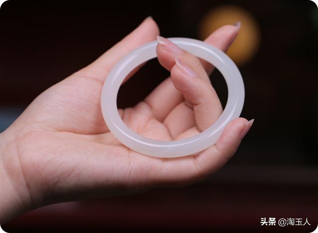 教你如何鉴别玉手镯，关于玉手镯的一切