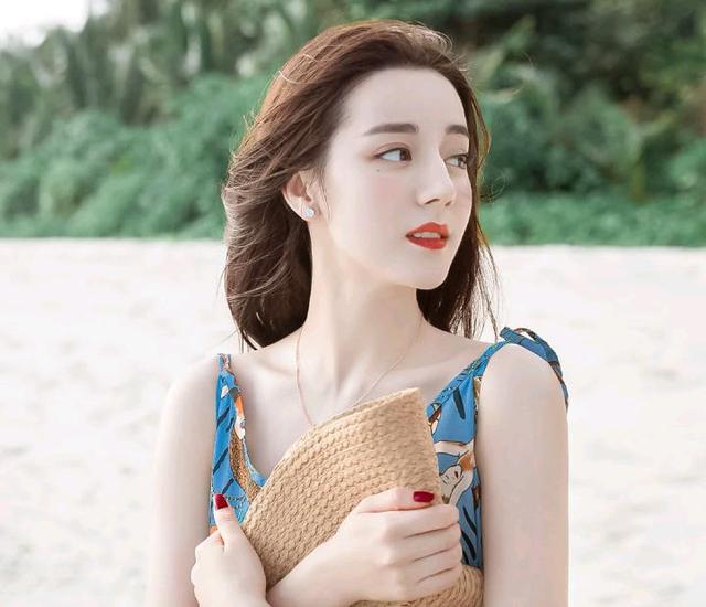 殷桃面相复原图，8位拥有美人痣的女星