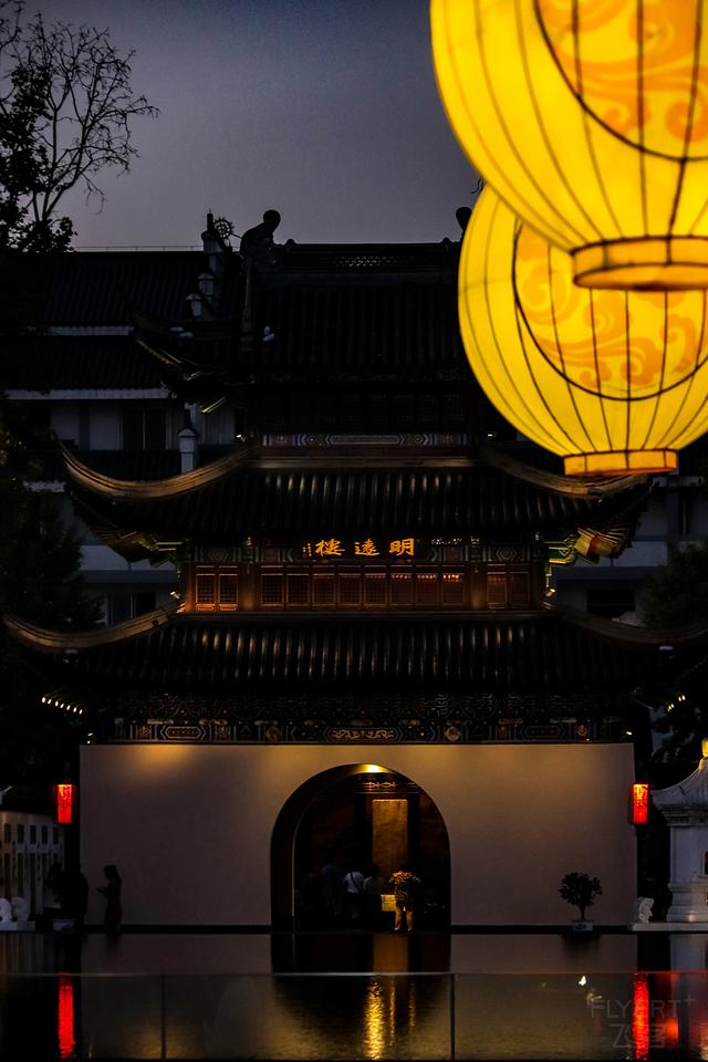 金陵小城还是金陵小镇，夜入金陵小城，梦回六朝人家