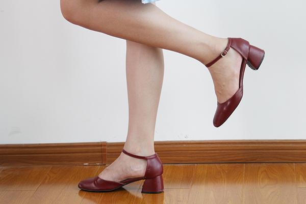 反复踮脚有什么好处，大妈坚持踮脚七八年