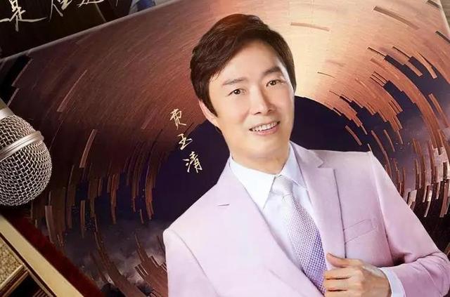 现在小哥费玉清过得怎么样，64岁的费玉清退出神坛