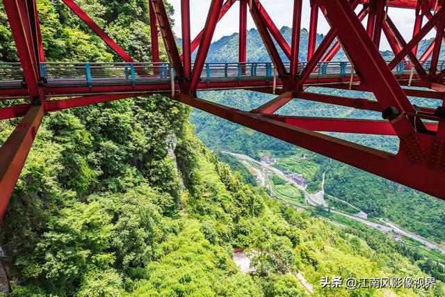 矮寨大桥简介大桥攻略，穿越云上通衢