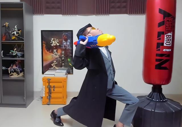 为什么张嘉文直播间全是喷子，张嘉文直播六年首次上镜自证