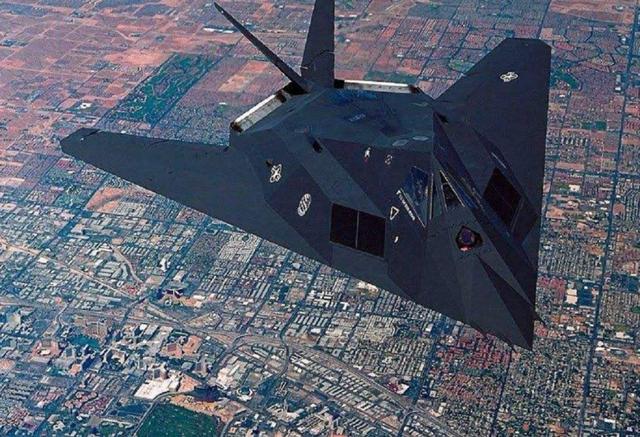 f117隐形战斗机，科索沃战争打隐身战机（F117为何突然间退役）