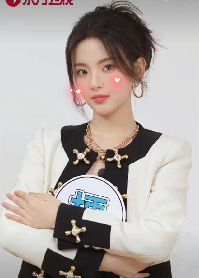 贫民窟女孩爆梗，贫民窟女生（贫民窟女孩一夜爆红）