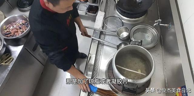 制作肉皮冻方法，做肉皮冻的快速方法（这才是猪皮冻的正确做法）