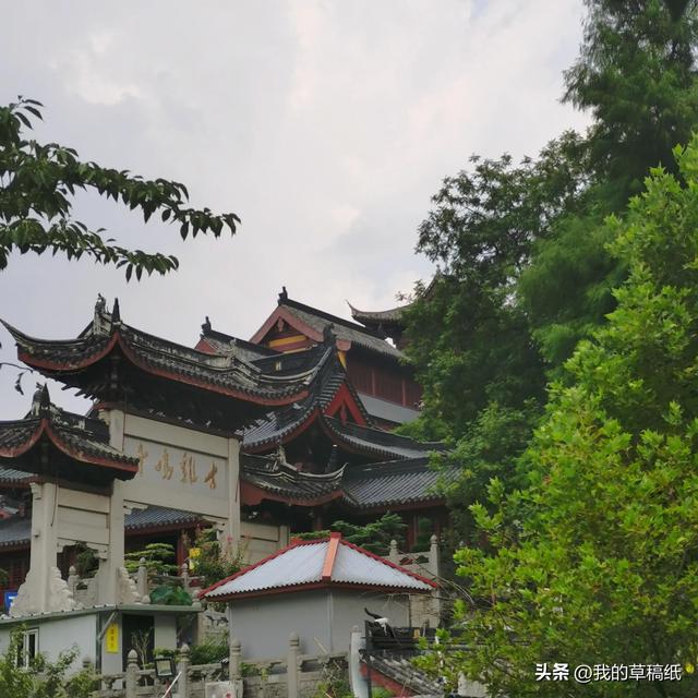 鸡鸣寺在哪个城市，古鸡鸣寺地点（天太热，南京鸡鸣寺的樱花开了）