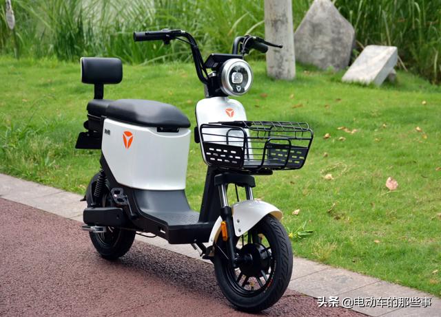 年轻人可以驾驶老年代步车吗，这3种不要驾照的代步车