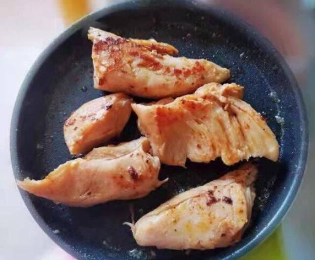 冷冻鸡肉怎么做好吃又嫩，冷冻鸡翅做出的“红烧鸡翅”比新鲜鸡肉还好吃