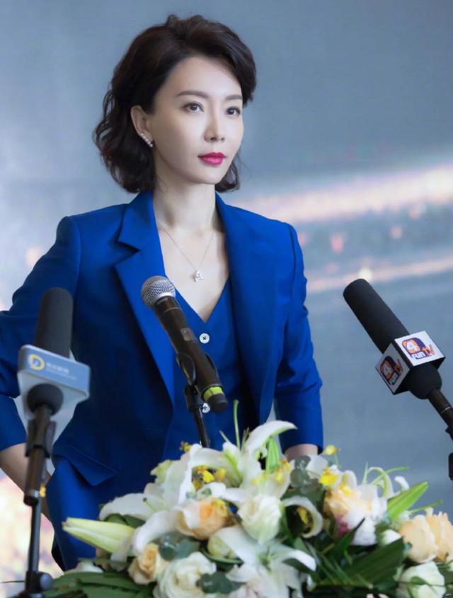 44岁陈数最美图，44岁陈数近照气质惊艳