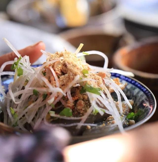 云南十八怪美食，云南最难忘的十道美食（云南十八怪之牛奶做成片片卖）