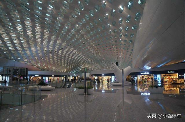 广州白云机场停车费，广州白云机场附近停车收费及服务