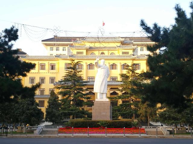 没想到老院子成了影视基地拍戏，北京大院文化与大院影视剧里的纯真年代
