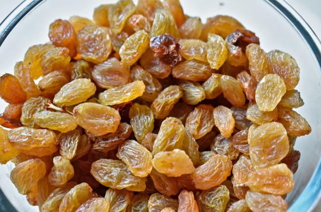 猫可以吃汤圆吗，我劝你千万别给猫吃这些东西（猫不能吃的几样东西是什么）