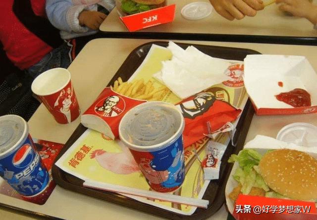 肯德基套餐吃什么划算，我把肯德基的牛堡价格打下来了
