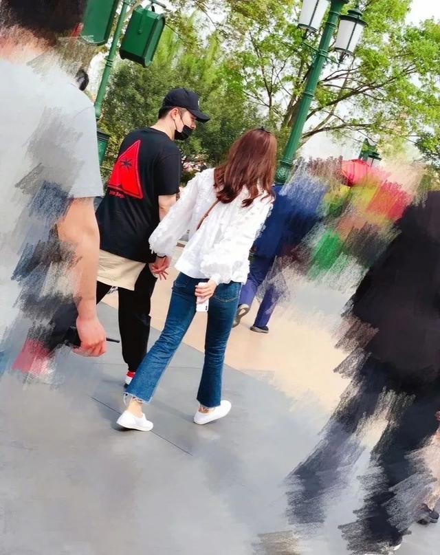 陈赫个人资料跑男成员，晒妻子小心翼翼