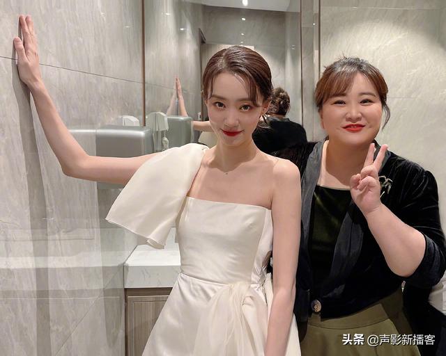 37岁的贾玲近照，贾玲：欢笑的每一步都充满不易