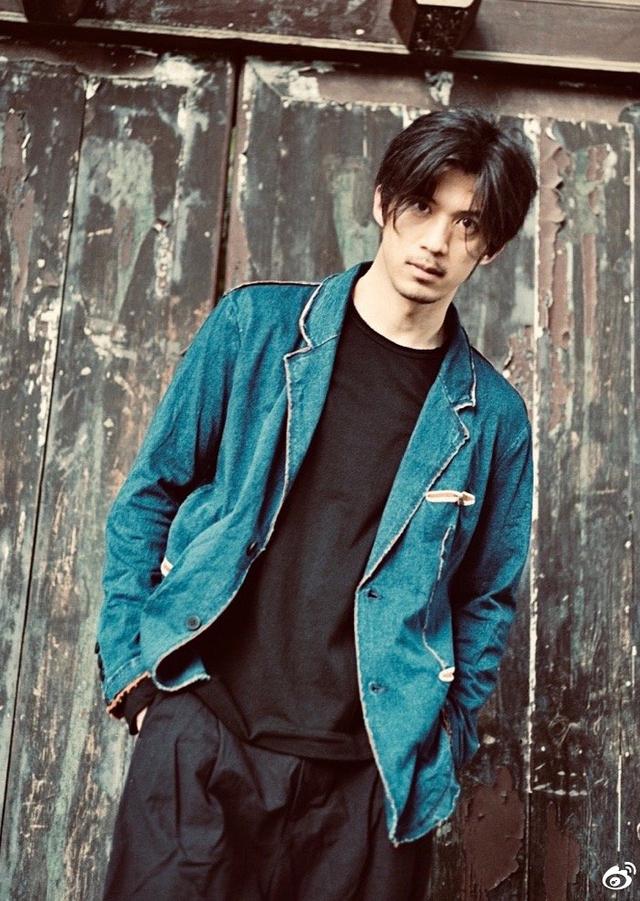 张杰扯衣服分几步，和张杰参加过同档选秀