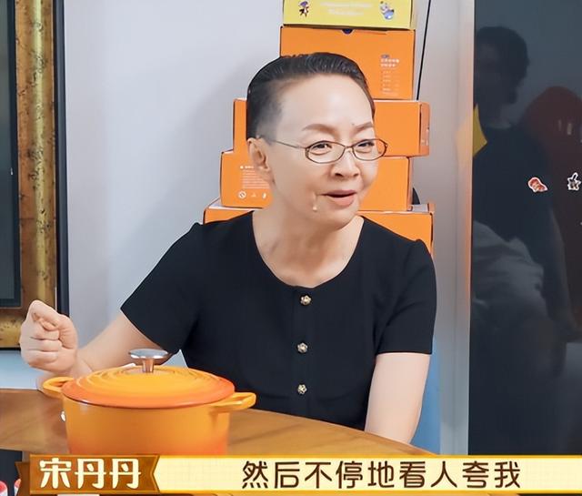 宋丹丹和儿媳王博谷，嫁小7岁巴图生两子