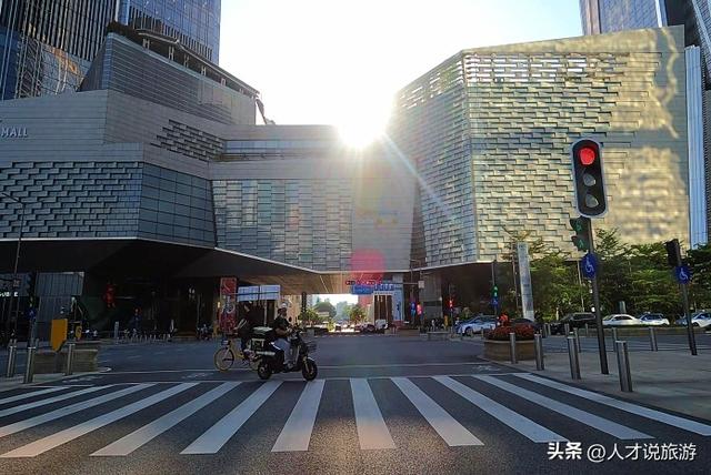 深圳地标建筑图片，广东深圳风景与上海大有不同（深圳地标性建筑航拍）