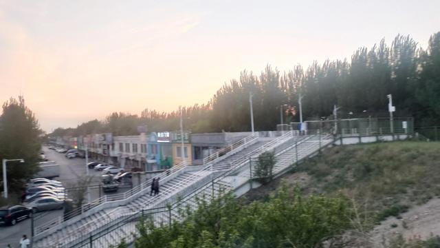 盘锦向海大道与商贸北街交叉路口，盘锦市向海大道