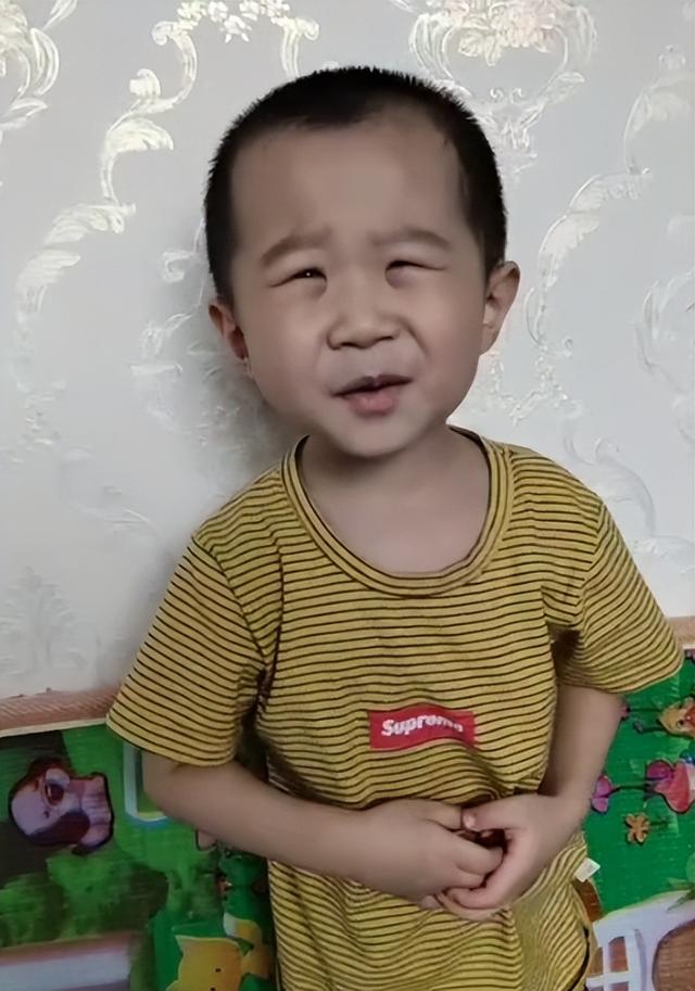 小娃娃惊讶表情包，火遍全网的表情包萌娃