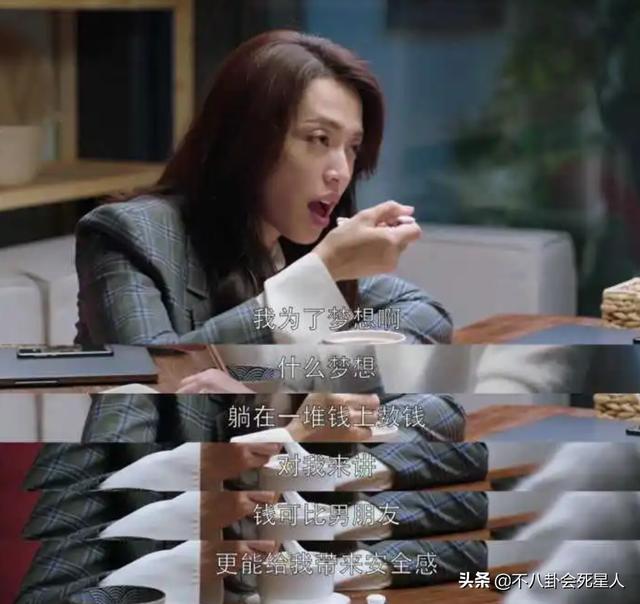 赵丽颖何炅拍照深情相拥超甜蜜，颖宝原来拥抱过这么多男神