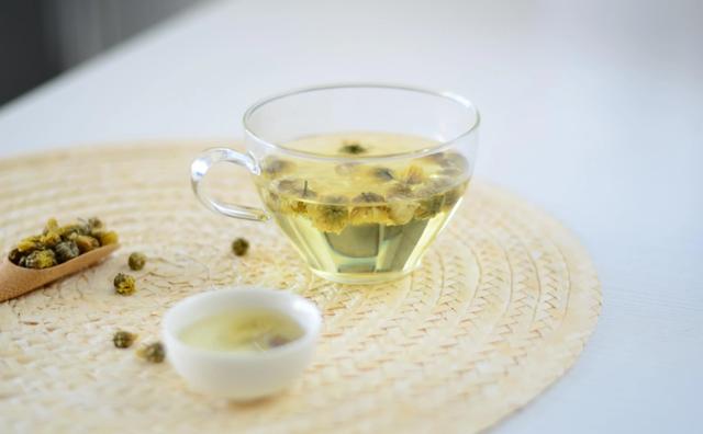 好喝不甜的菊花茶推荐一下，夏饮菊花茶清凉一整夏