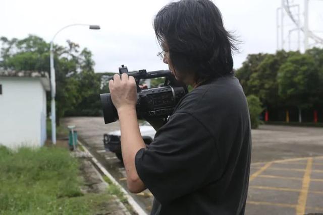 泰国变性真实事件，人妖李二毛为爱情变性