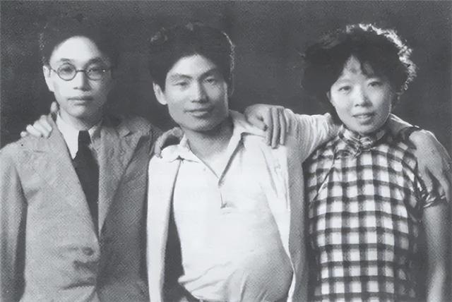 鲁迅萧红的关系，鲁迅与萧红仅仅只是单纯师生关系