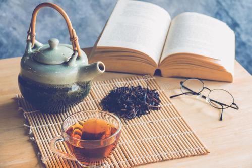 充满诗意的精致生活美文，心怀诗意是为了生活。