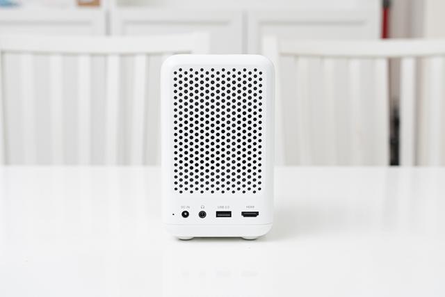 小米投影仪mini，装进背包里的移动影院